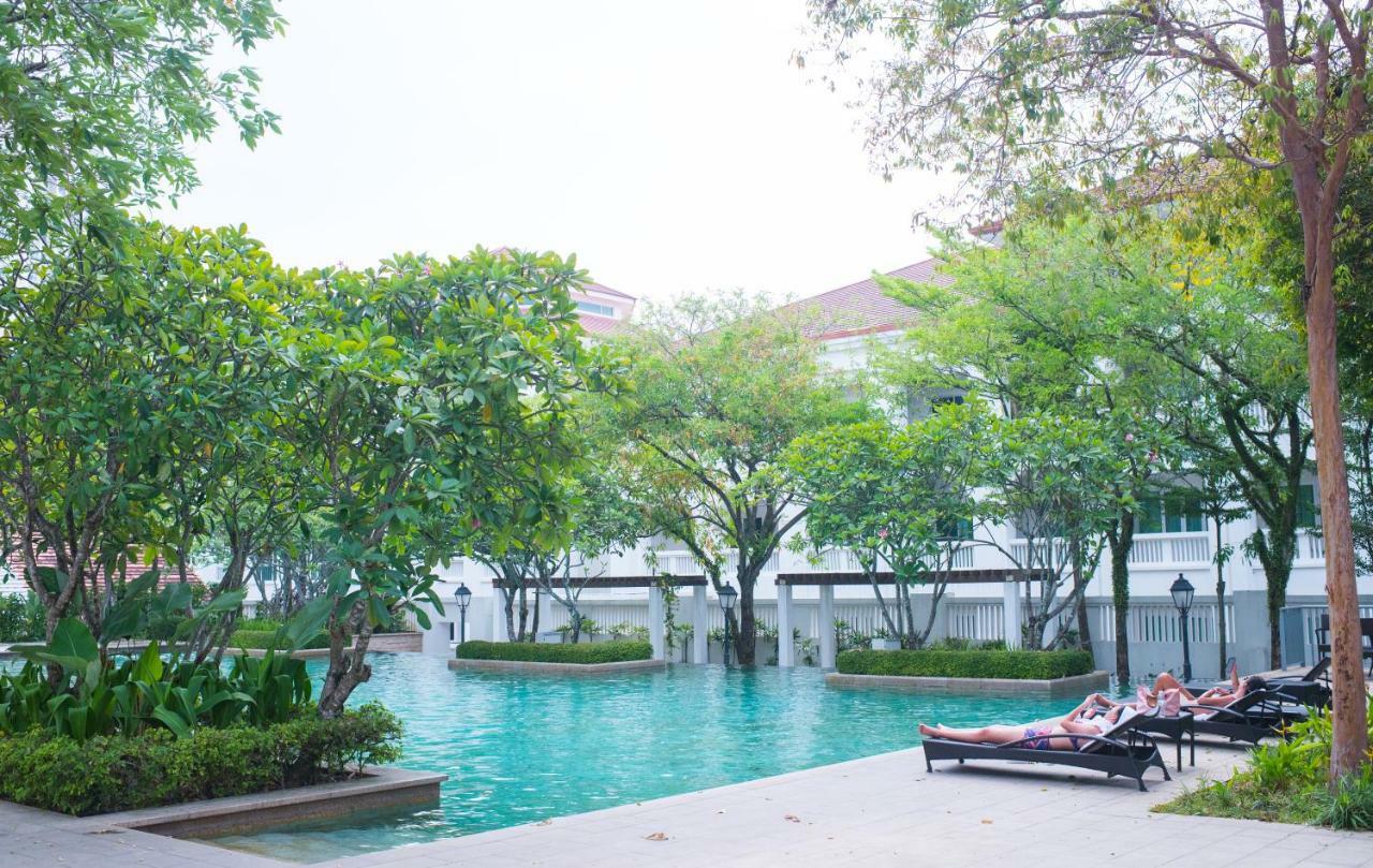 The Suites At Waterside Straits Quay By Plush Bagan Jermal Dış mekan fotoğraf