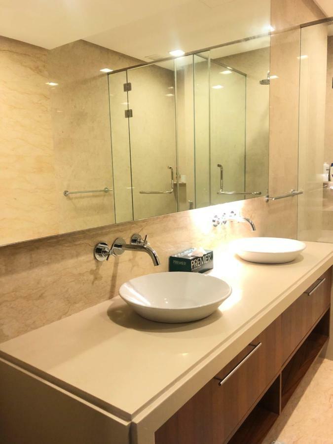 The Suites At Waterside Straits Quay By Plush Bagan Jermal Oda fotoğraf