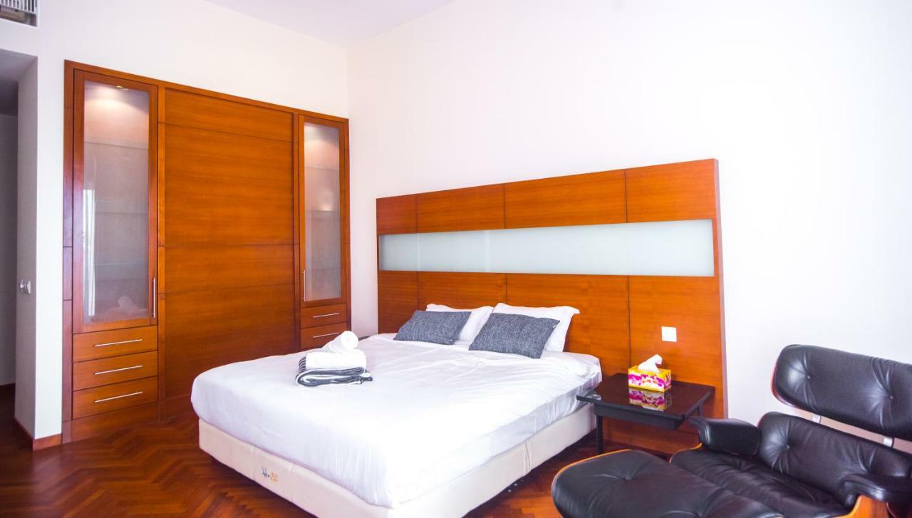 The Suites At Waterside Straits Quay By Plush Bagan Jermal Dış mekan fotoğraf